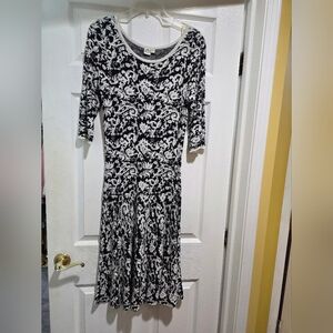 Signature by Sangria Black and White Floral Long Sleeve Dress